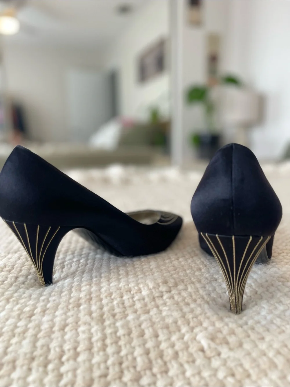 Vintage Bruno Magli Black & Gold Pointed Toe Pumps | Made in Italy | Size 10
